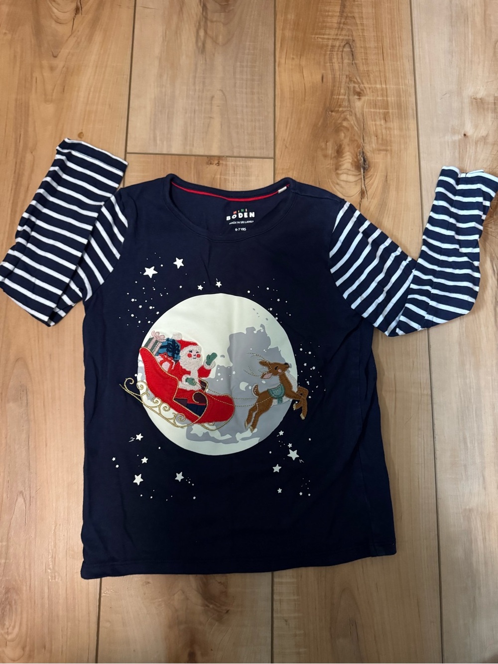 Mini Boden size 6/7 Christmas Santa Long Sleeve Top
